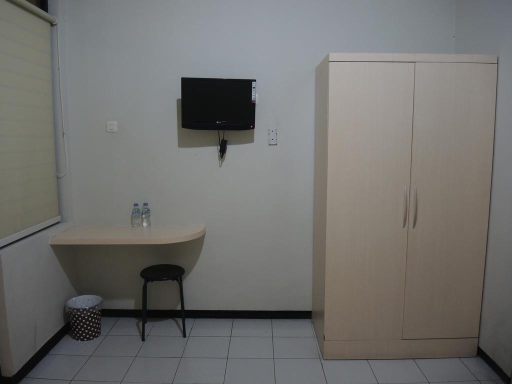 Swk 95 Hotel Surabaja Pokoj fotografie